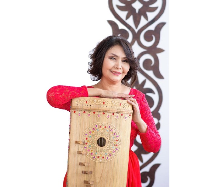 Jetigendi oıatqan qazaq qyzy