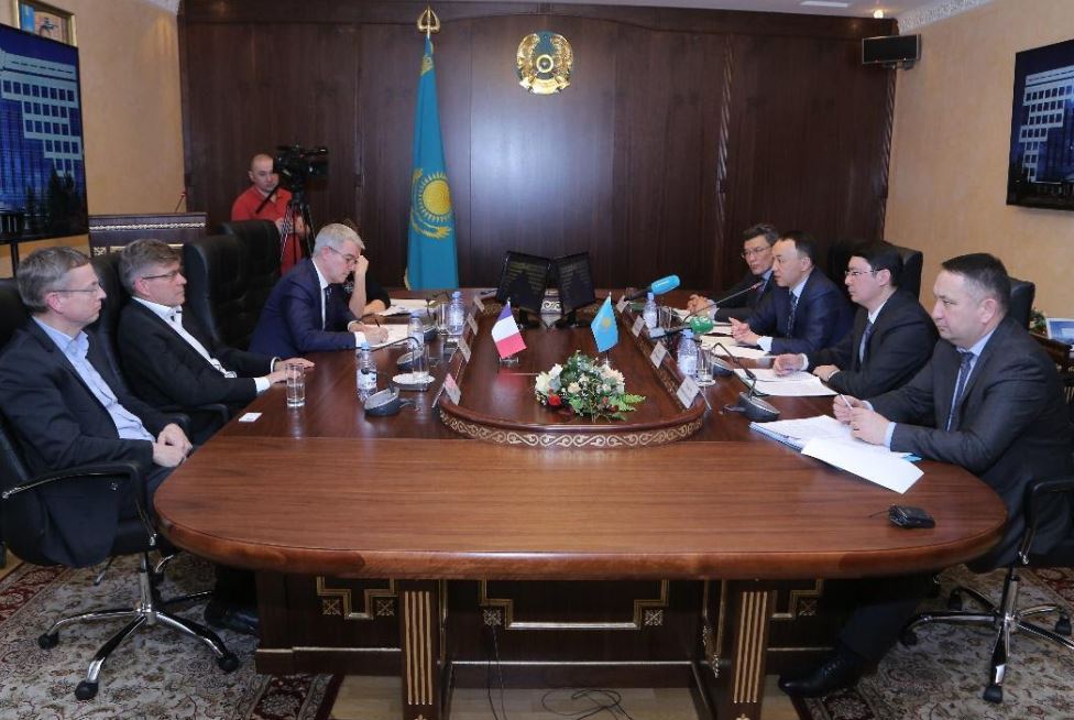 Fransýz ınvestorlary Qostanaıda shoshqa sharýashylyǵyn damytýdy usyndy 