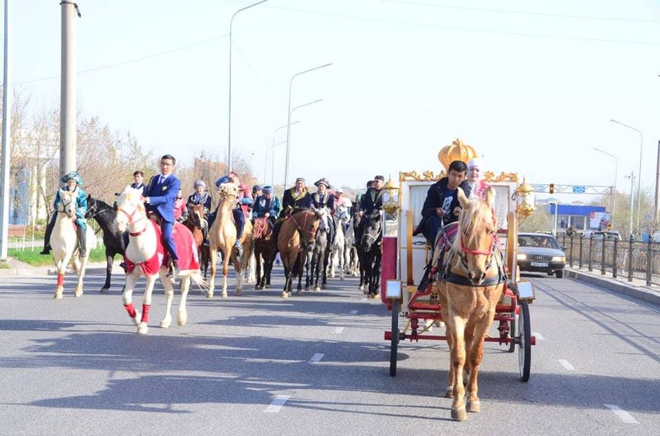 Shymkent qalasynda Naýryz-kerýen júrip ótti