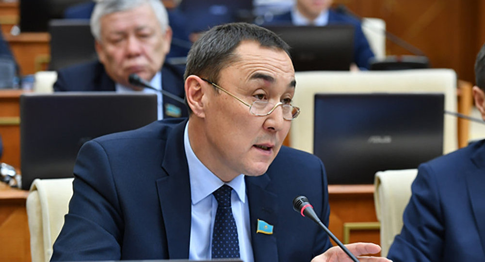 Bazalyq laýazymdyq qyzmetaqyny kezeńimen ósirý qajet – B.Ábdiraıym 