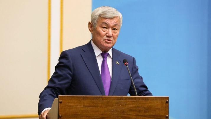 B. Saparbaev jumyskerlerdiń laıyqty jalaqy alý quqyqtaryn qorǵaýdy usyndy