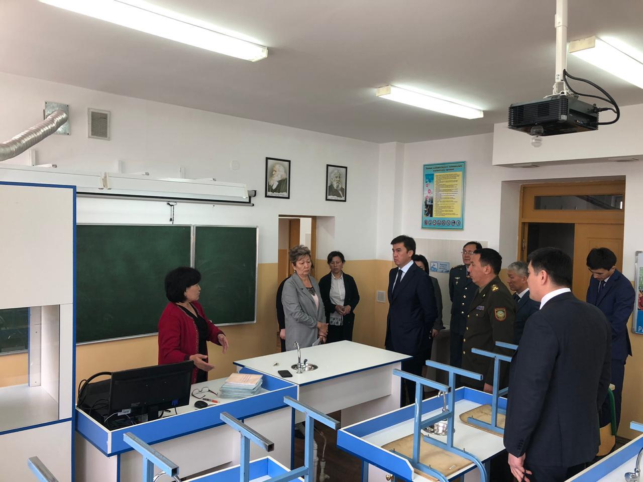 Shymkenttegi mektepte bolǵan jappaı ýlanýdy qala ákimi tikeleı qadaǵalaýǵa aldy