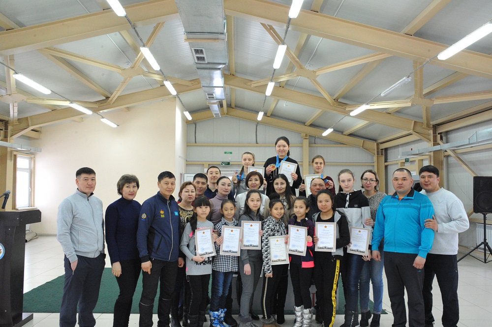 Semeıde áskerı qyzmetkerlerdiń balalary sporttyq saıystarǵa qatysty