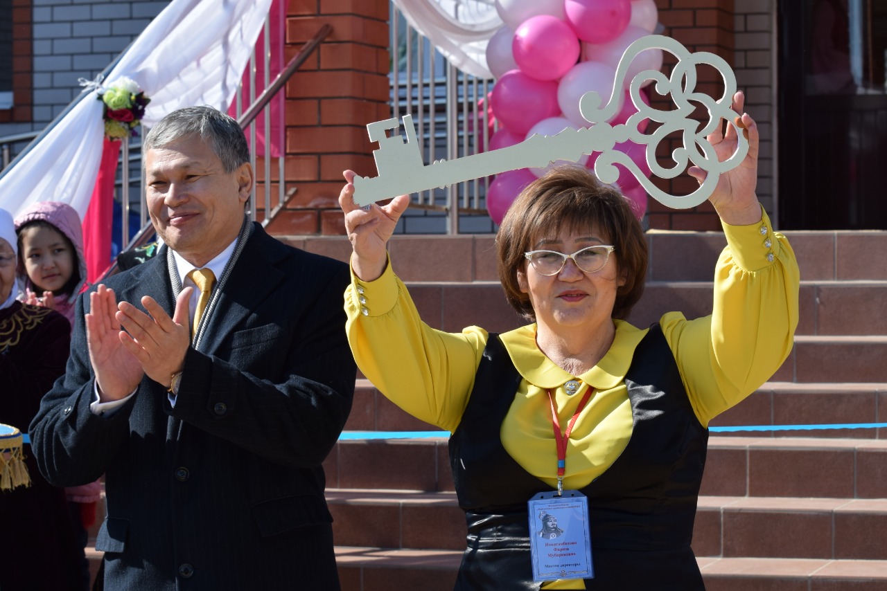 Atyraýda Naýryz merekesi qarsańynda jańa mektep ashyldy
