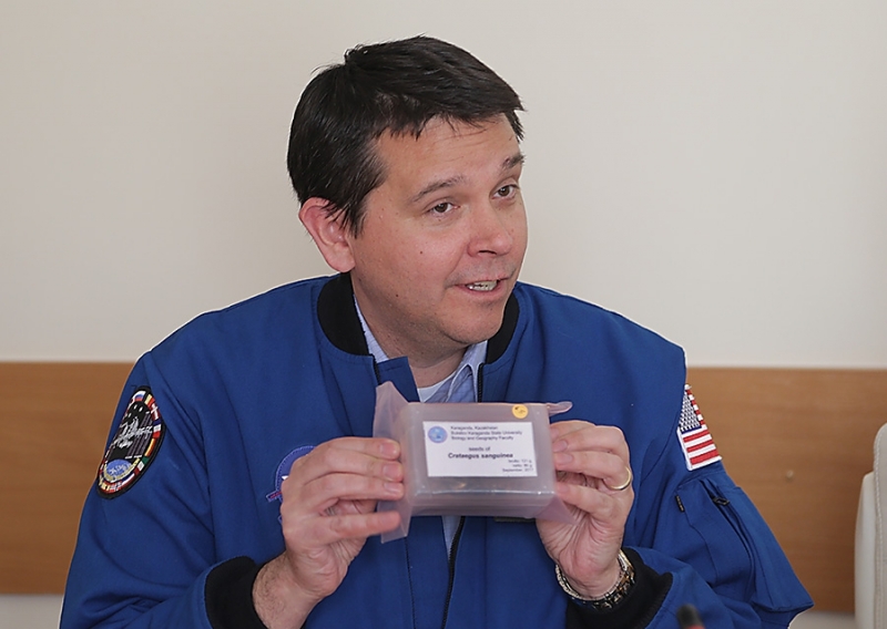 Qaraǵandyda ǵaryshta bolǵan dolana tuqymy otyrǵyzylady