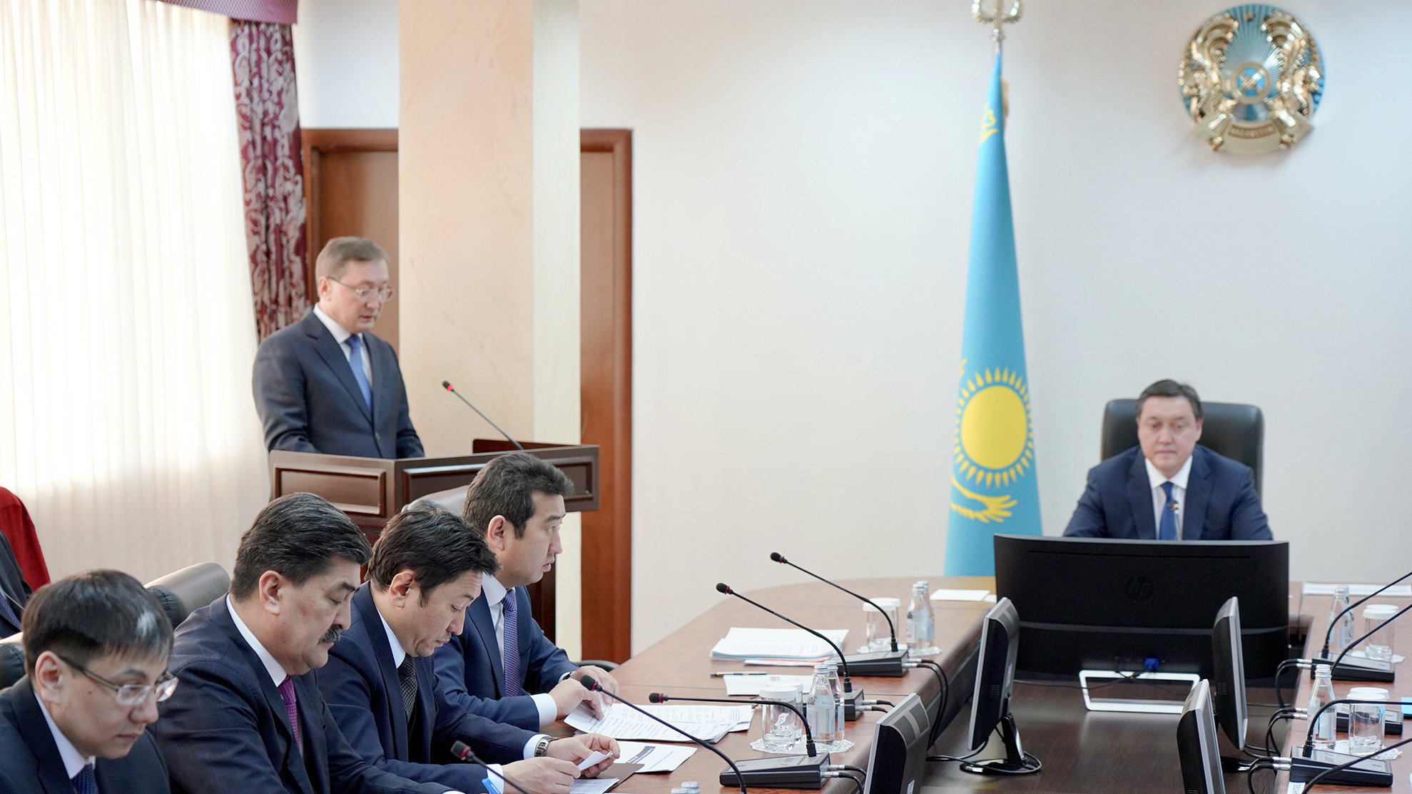 Premer-Mınıstr A. Mamın kóktemgi egis jumystaryna daıyndyq jóninde keńes ótkizdi