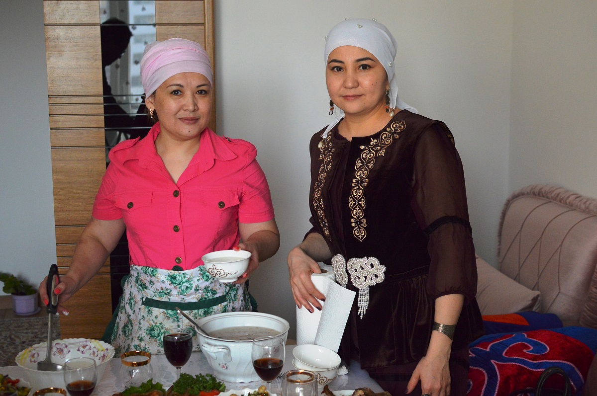 Elorda turǵyny Naýryz kójeniń reseptimen bólisti