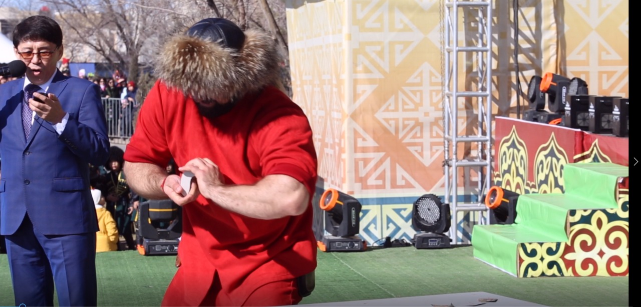 Atyraýda Naýryz merekesin toılaý kezinde álemdik rekord ornatyldy