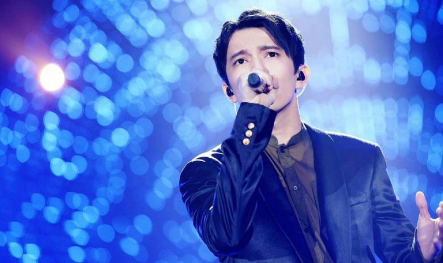 Dımash álem jurtshylyǵyn aýzyna qaratty
