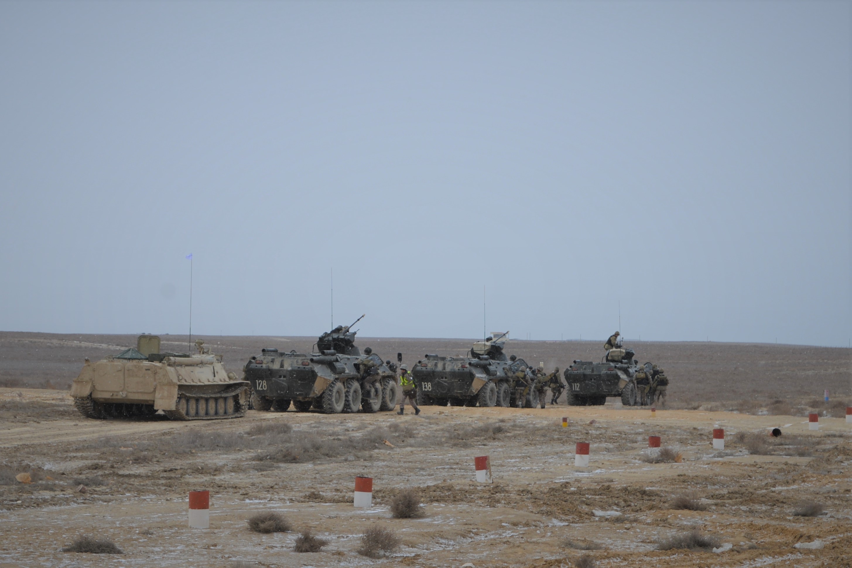 «Batys» óńirlik qolbasshylyǵynyń tankishileri T-72 tankisiniń qarý-jaraǵynan shtattyq oq atýlardy ótkizdi