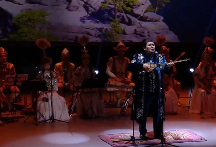 Almatyda dástúrli ánder keshi ótti