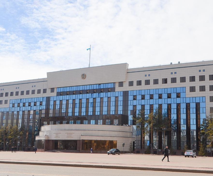 Baqyt Sultanov avtobýs apatynan qaıtys bolǵan azamattardyń otbasyna kóńil aıtty