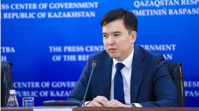 R. Dálenov kóleńkeli ekonomıkany tómendetý boıynsha jańa sharalar týraly aıtyp berdi