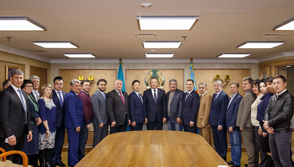 Jańa ataý – eńbekti moıyndaý men baǵalaý