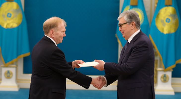 Qasym-Jomart Toqaev AQSh Elshisinen Senim gramotasyn qabyldady