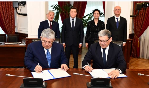 A. Mamın bıznes ókilderin áleýmettik jobalardy iske asyrýǵa shaqyrdy