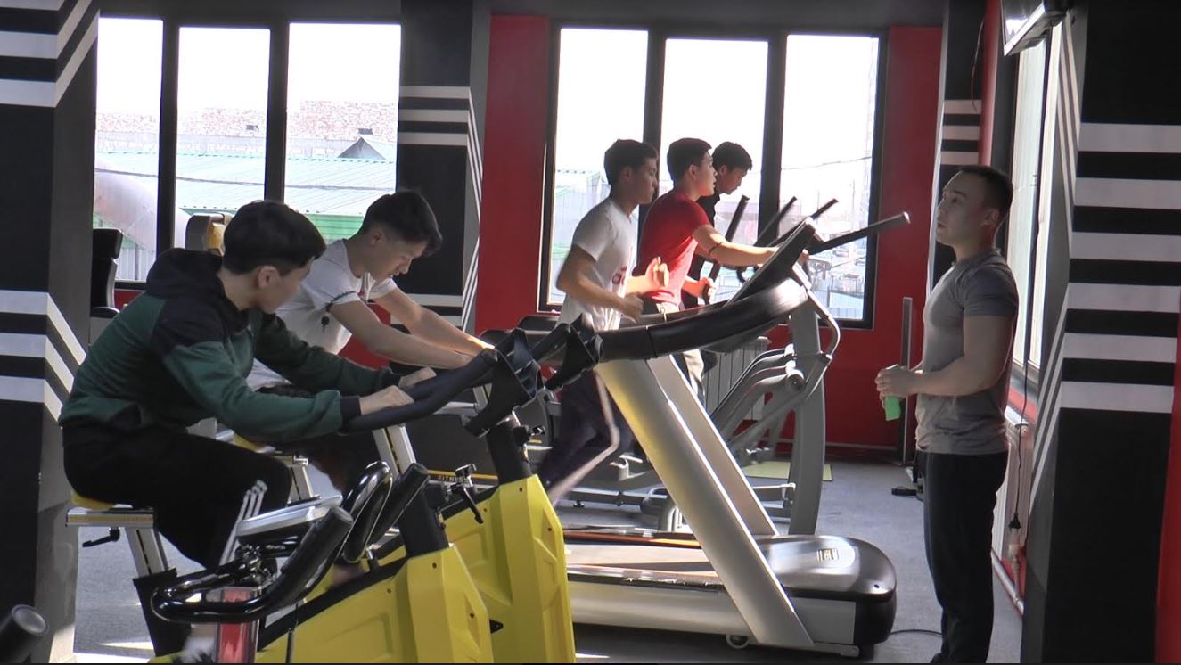 Jasópirimder arnaıy sport zalda jattyǵady