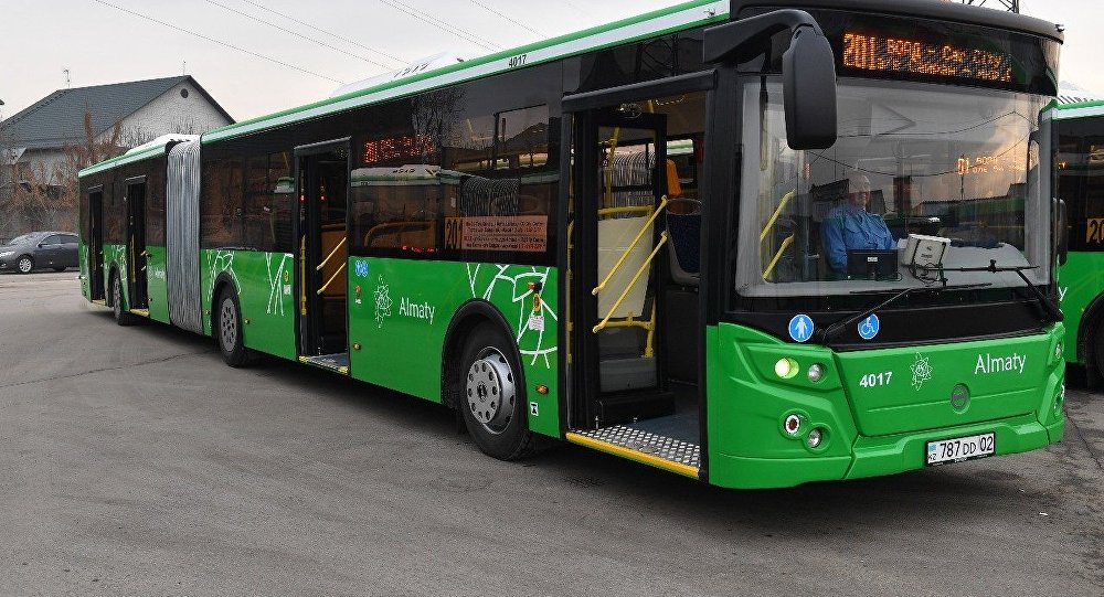 Taldyqorǵannyń qoǵamdyq kólikteri kópbalaly analardy tegin tasıdy