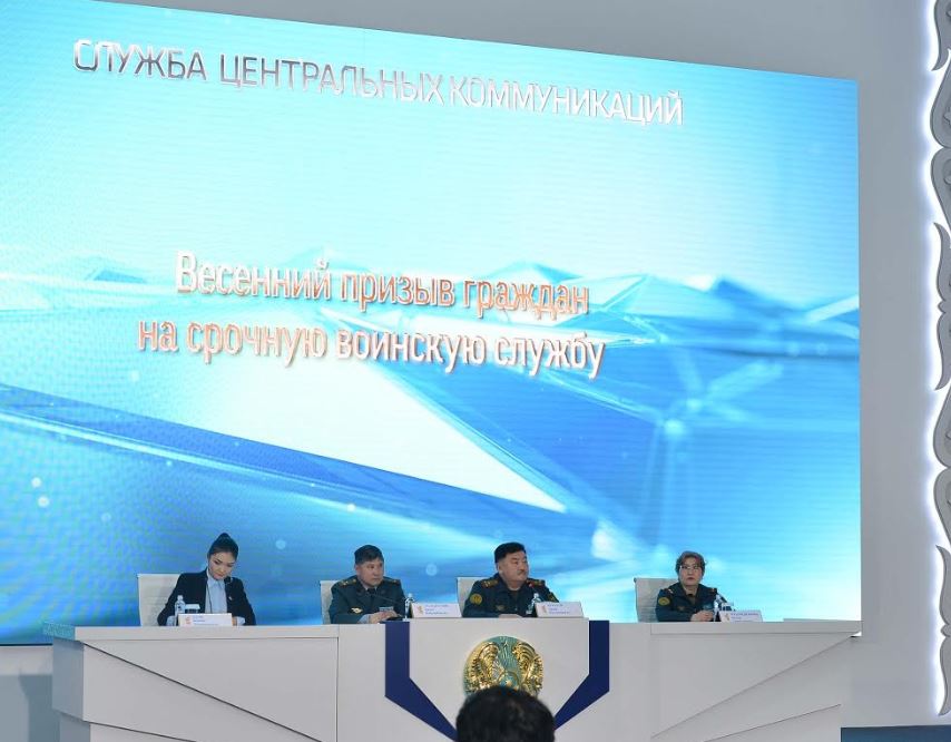 Azamattardy merzimdi áskerı qyzmetke shaqyrýdyń kóktemgi naýqany bastaldy