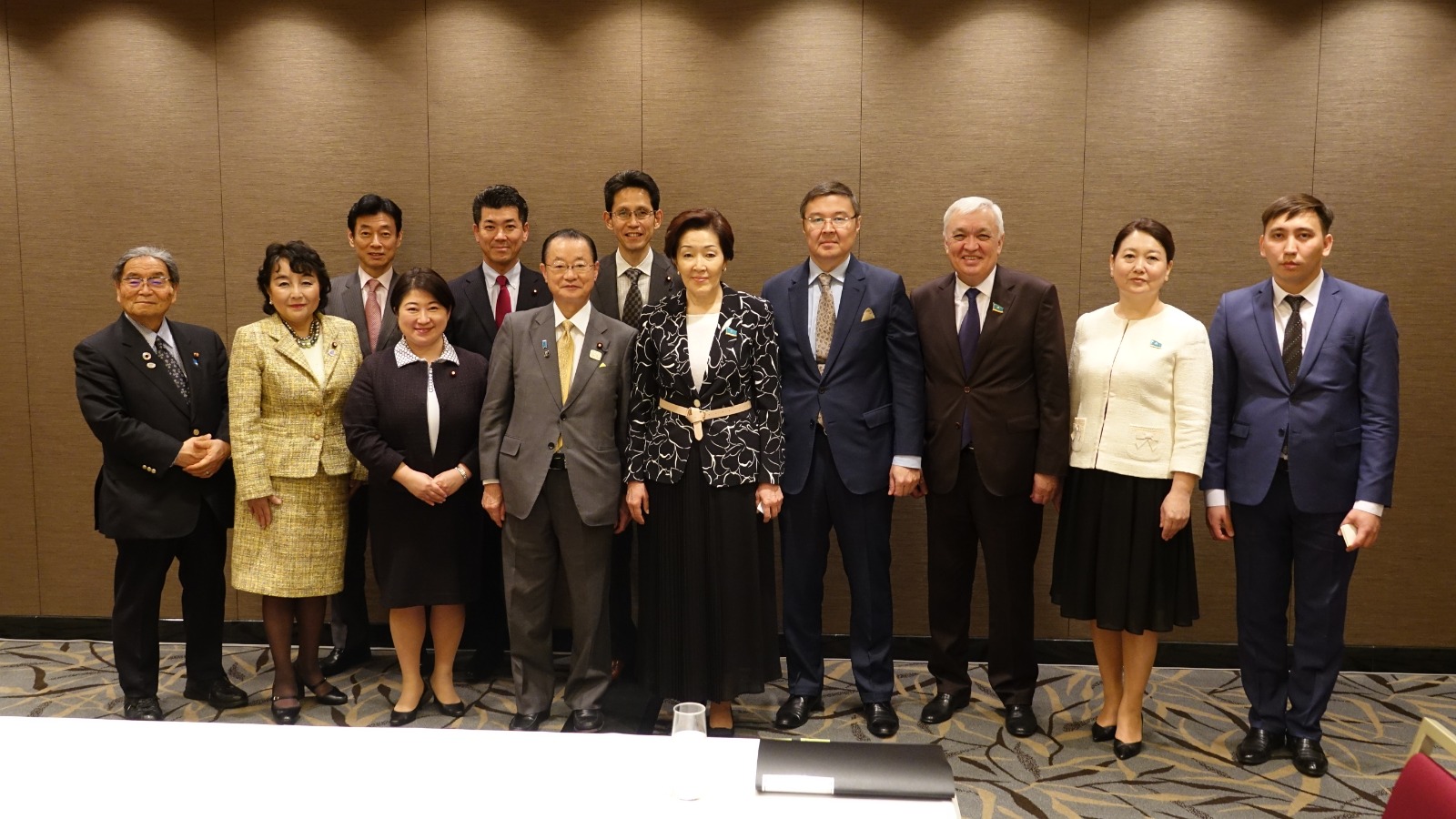 Gúlmıra Isımbaeva Japonııa Parlamenti О́kilder Palatasynyń Spıkerimen kezdesti