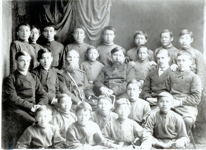 Ybyraı Altynsarın oqýshylarmen