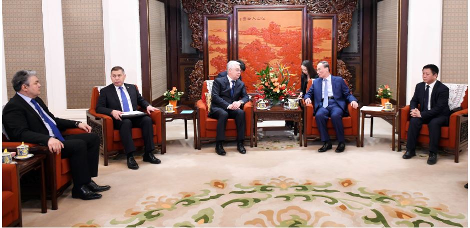 Beıbit Atamqulov Qytaı Halyq Respýblıkasy Tóraǵasynyń orynbasary Van Sıshanmen kezdesti