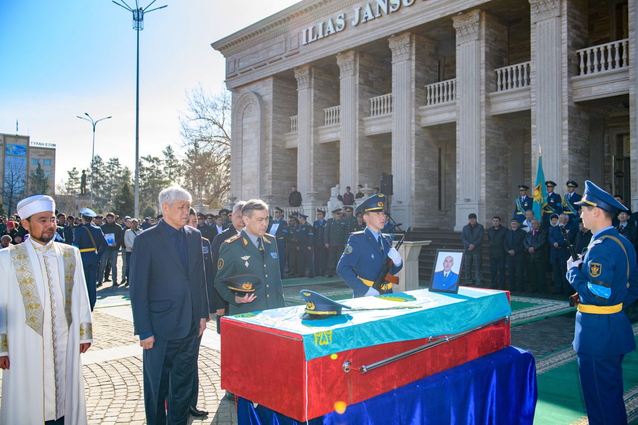 Áskerı oqý jattyǵýy kezinde qaza bolǵan jerlesteriniń otbasylaryna 1 mln teńgeden qarjylaı kómek kórsetilmek