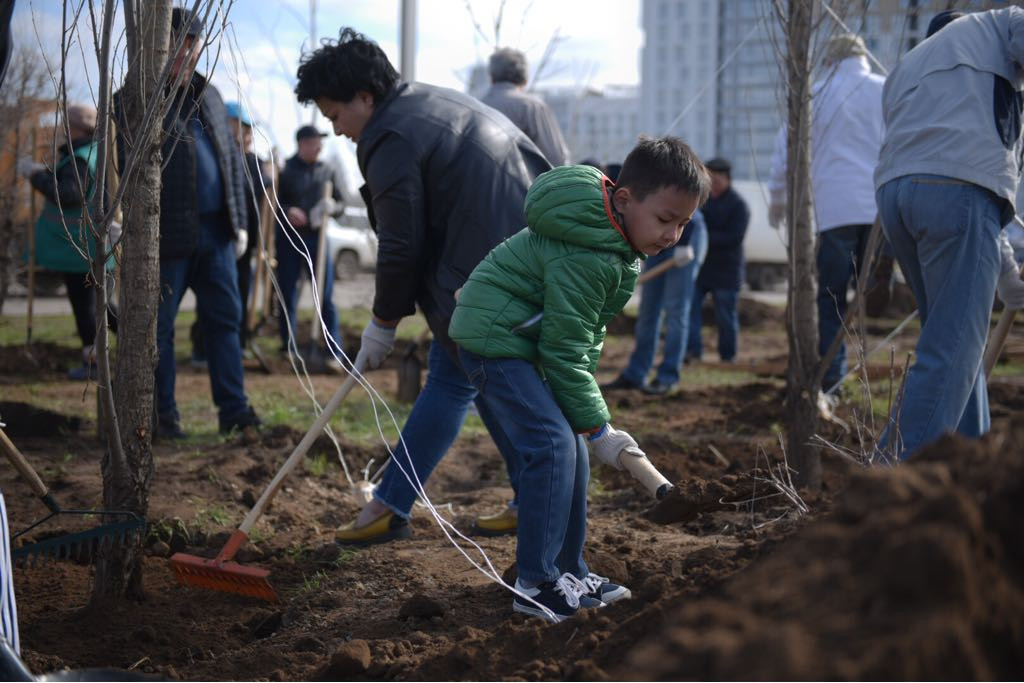 Ekologııalyq eki aılyqtyń alǵashqy senbisinde 900 aýla retke keltirildi