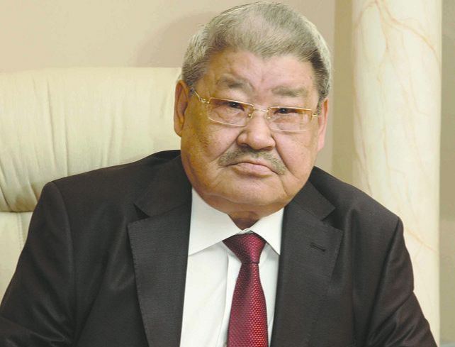 Keńdigi qazaqtyń  dalasyndaı asyl azamat edi