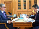 Qasym-Jomart Toqaev Nur-Sultan qalasynyń ákimi Baqyt Sultanovty qabyldady