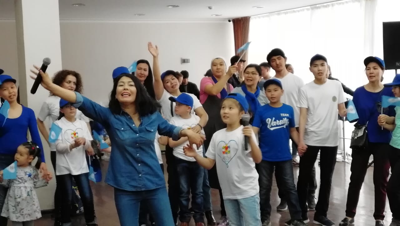 Aqtaýda aýtızmmen aýyratyn balalarǵa arnalǵan aksııa ótti