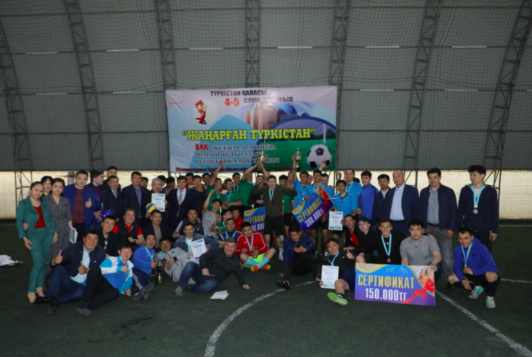 Shaǵyn fýtboldan BAQ ókilderi arasynda «Jańarǵan Túrkistan» respýblıkalyq týrnıri ótti