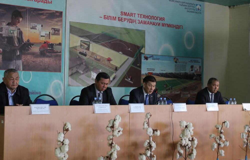 Maqtaaralda kóktemgi dala jumystaryna baılanysty oblystyq semınar-keńes ótti