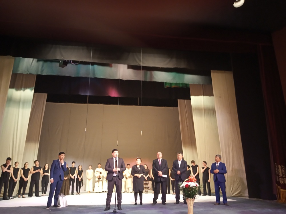 Semeıde aqyn Baýyrjan  Jaqyptyń «Jan daýysy» shyǵarmasy sahnalandy