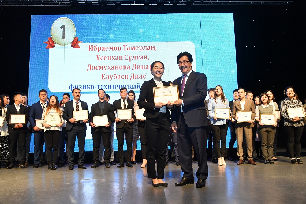 Jas ǵalymdar men stýdentterdiń «Farabı álemi» konferensııasyna 6513  adam qatysty