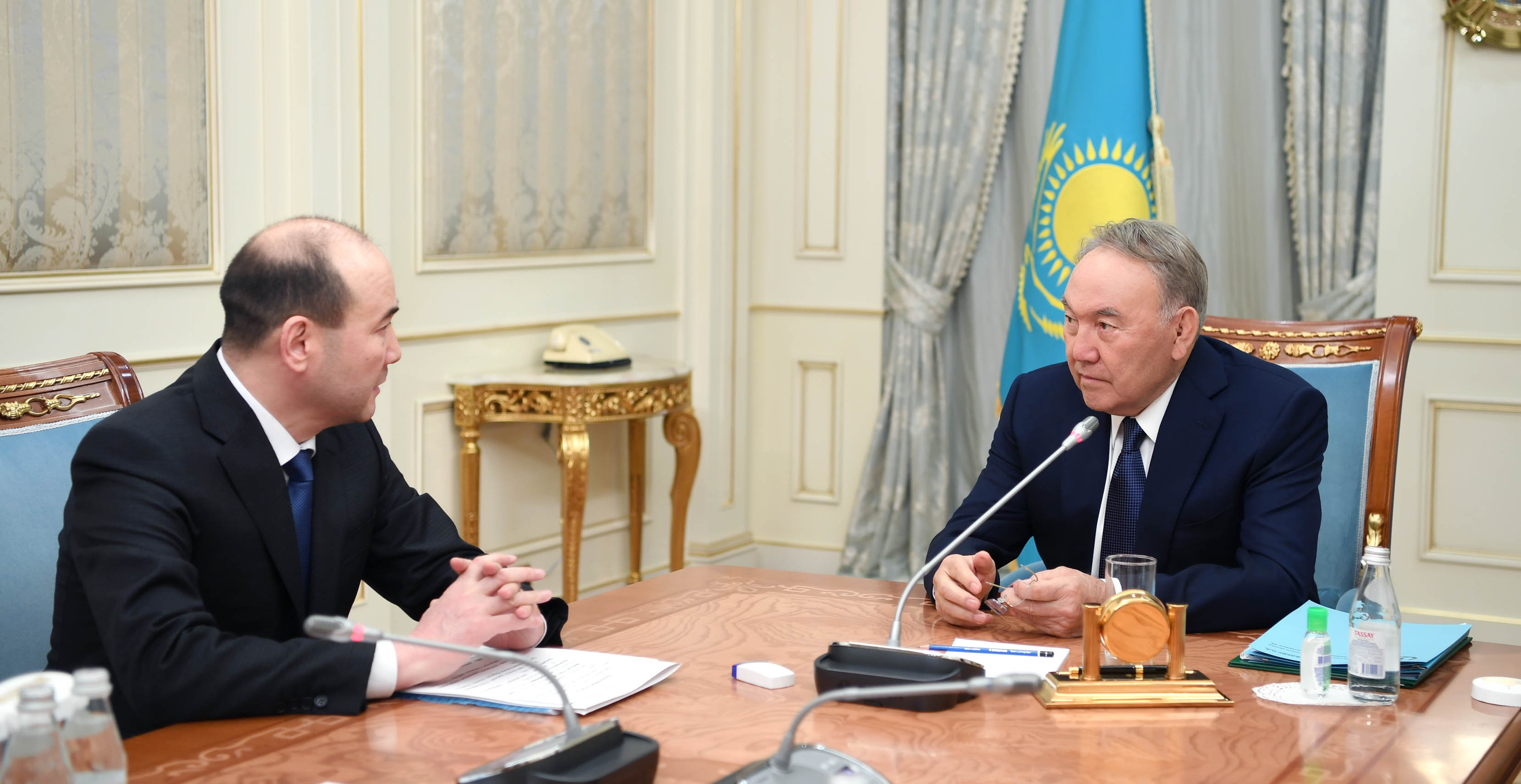 Elbasy Nursultan Nazarbaev Bas prokýror Ǵızat Nurdáýletovty qabyldady