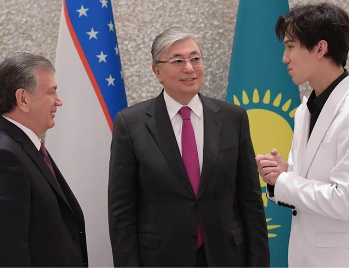 Qasym-Jomart Toqaev: Dımash – qazaqtyń mádenıetin, án ónerin shartarapqa pash etip júrgen vırtýoz