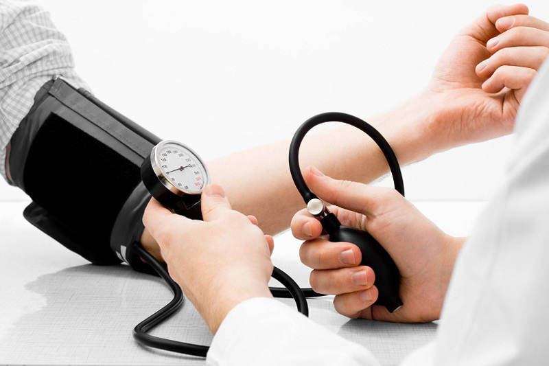 ​Májilis tóraǵasy júrgizýshilerdiń medısınalyq tekserýden ótýin jeńildetýdi usyndy