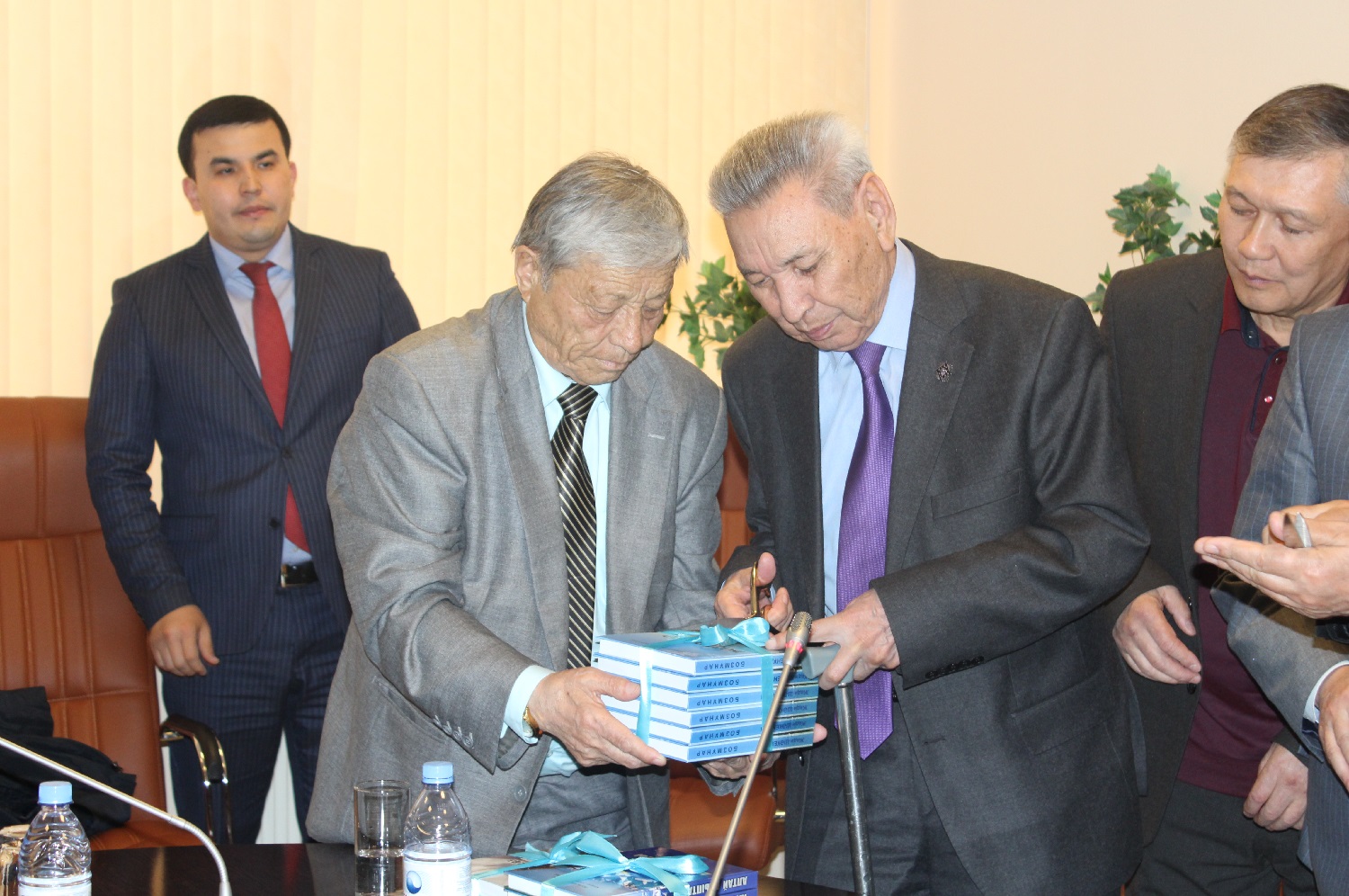 Jazýshy Jádı Shákenulynyń kitaptarynyń tusaýy kesildi