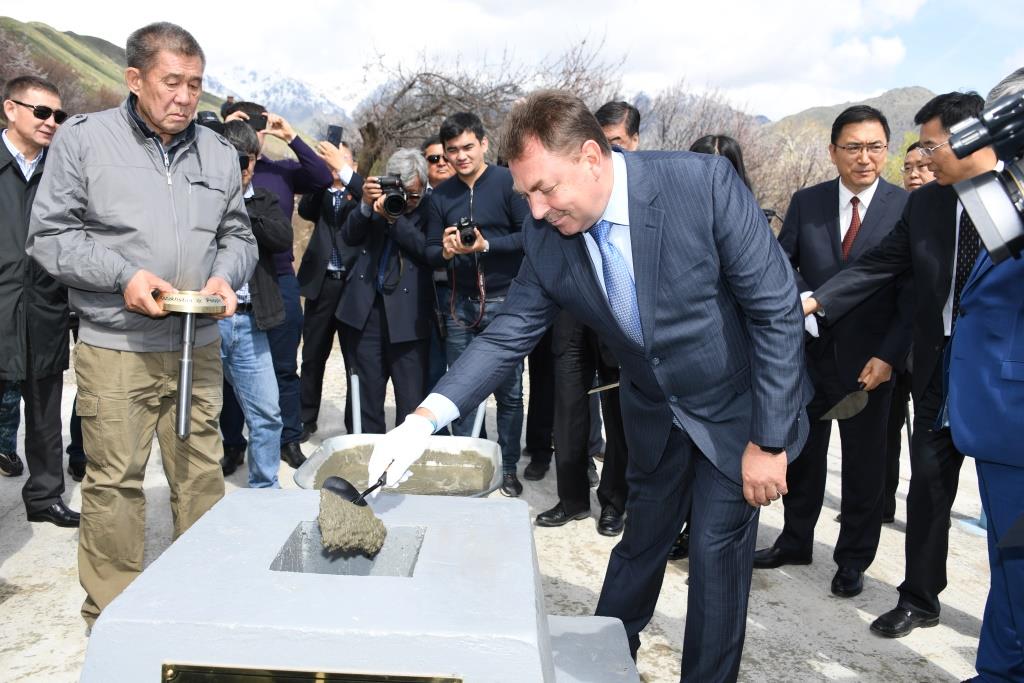 Qazaqstan-Qytaı sel ustaıtyn bógetiniń qurylysyn bastaý rásimi ótti