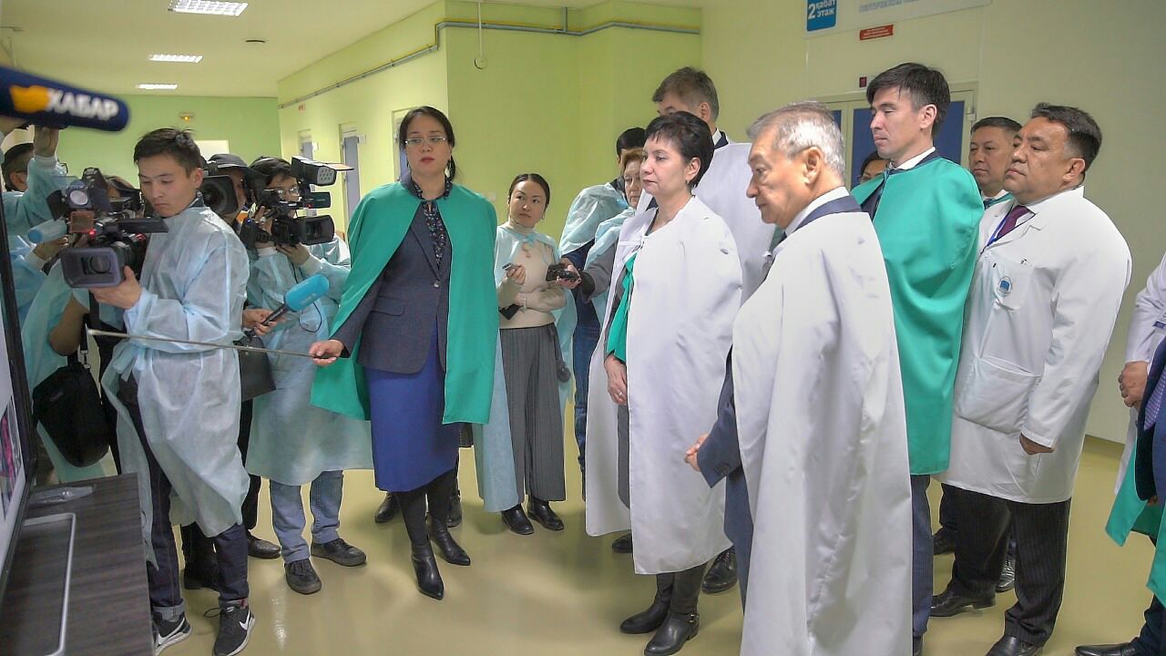 Semeıge Gúlshara Ábdihalyqova bastaǵan úkimettik top jumys saparymen keldi