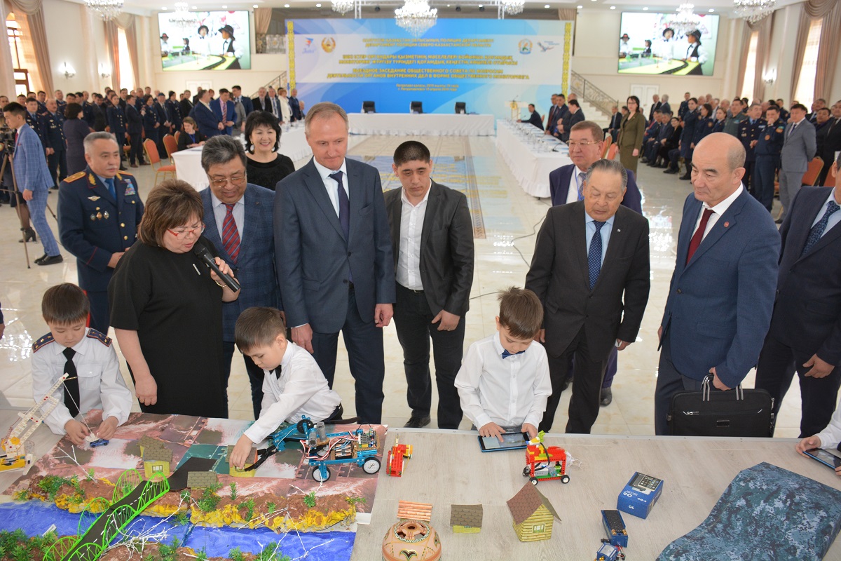 IIM qoǵamdyq keńesiniń kóshpeli otyrysy ótti   Ishki ister mınıstrligi qoǵamdyq keńesiniń kóshpeli otyrysy Petropavl qalasynda alǵash ret ótti