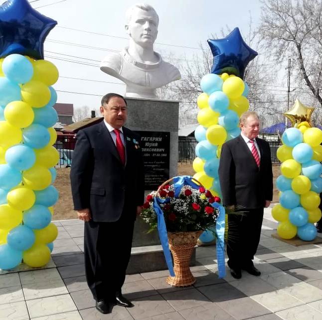 Tuńǵysh ǵaryshkerge  eskertkish ornatyldy