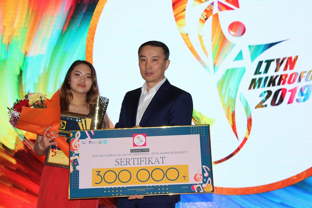Halyqaralyq «Altyn mıkrofonnyń» Gran-Prı júldesi Qostanaıda qaldy