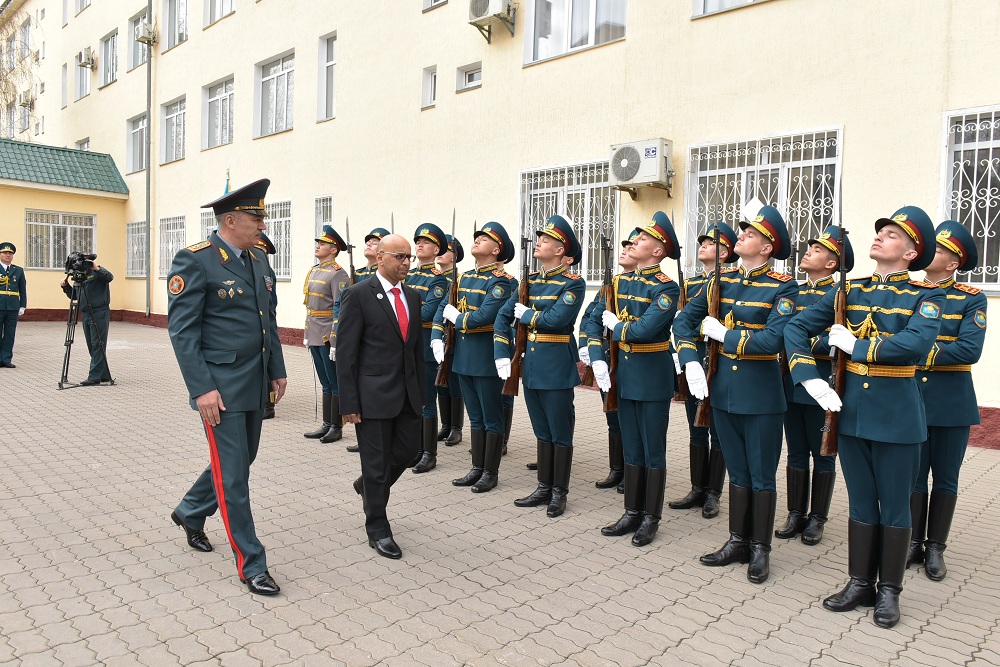 BAÁ-niń polısııasy Qazaqstan Ulttyq ulanynan tájirıbe alýda