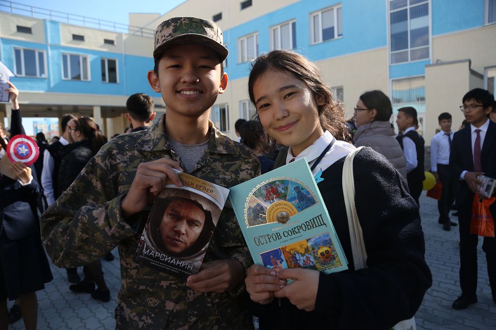 Aqtaýda zııatkerler «Kitap álemdi baǵyndyrady» aksııasyn uıymdastyrdy