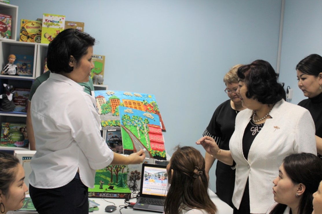 Kishkentaı robototehnıkter alǵashqy jetistikterin kórsetti