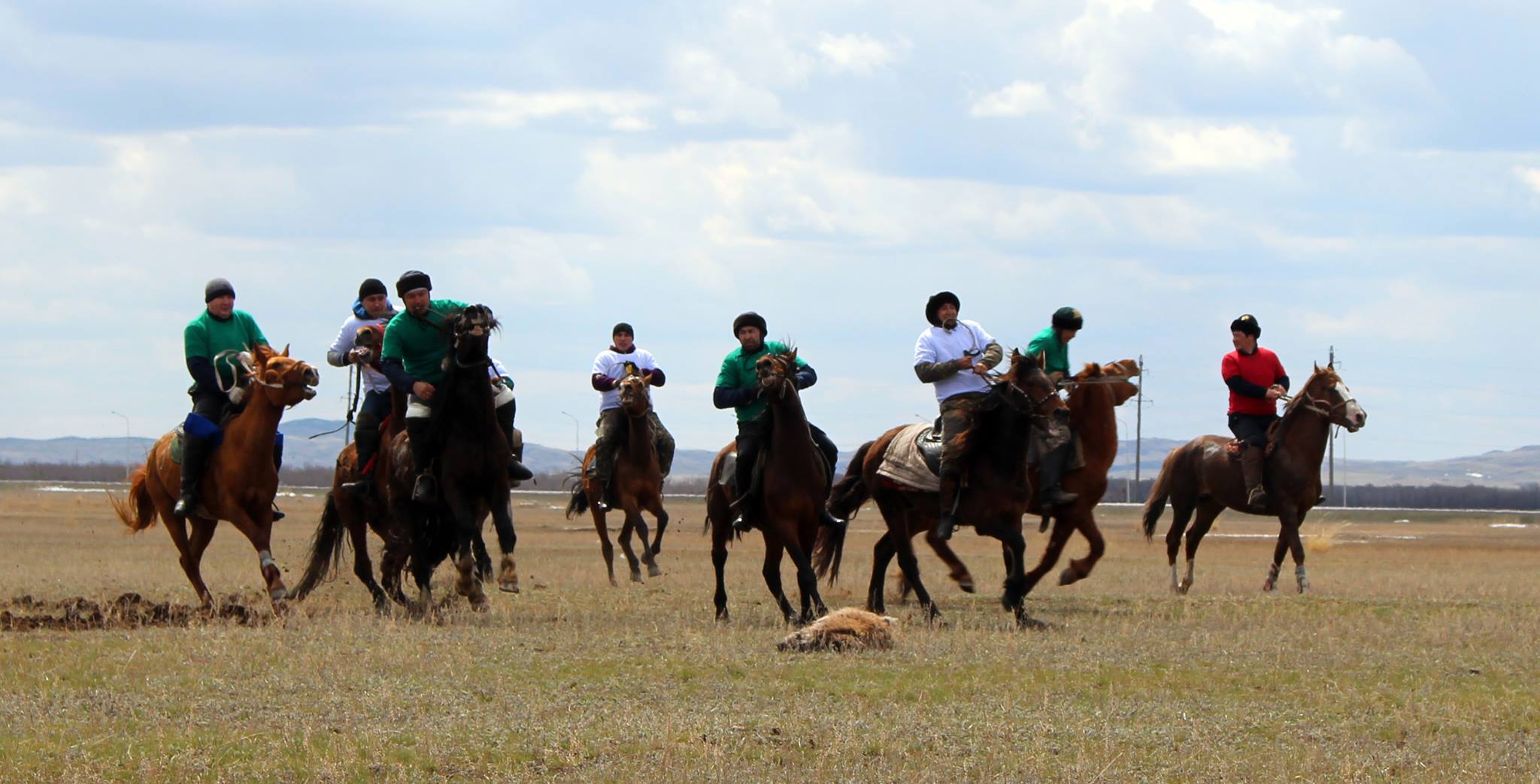 Qaraǵandyda Arqa ónerpazdary kókpar tartty