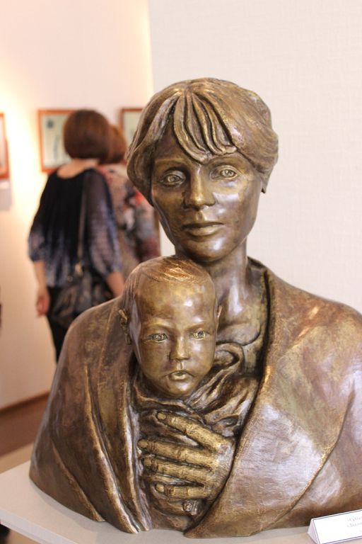 Áserli sátter men jyldar