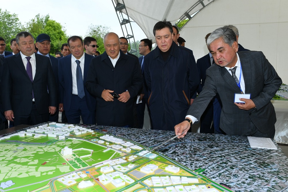 Premer-Mınıstr qurylys jumystaryn táýlik boıy júrgizýdi tapsyrdy